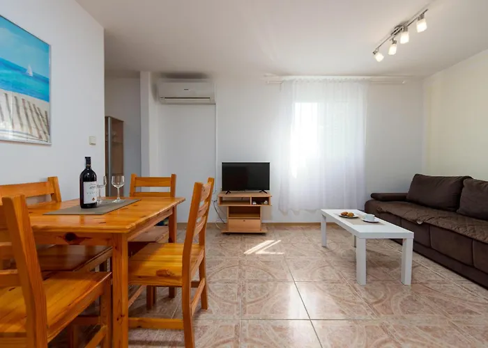 Amazing In Apartment *