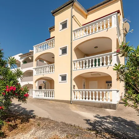 דירה Amazing In *